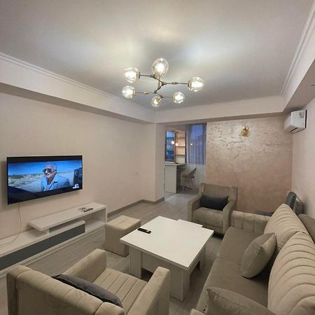 Republic Square Apartment Єреван Екстер'єр фото