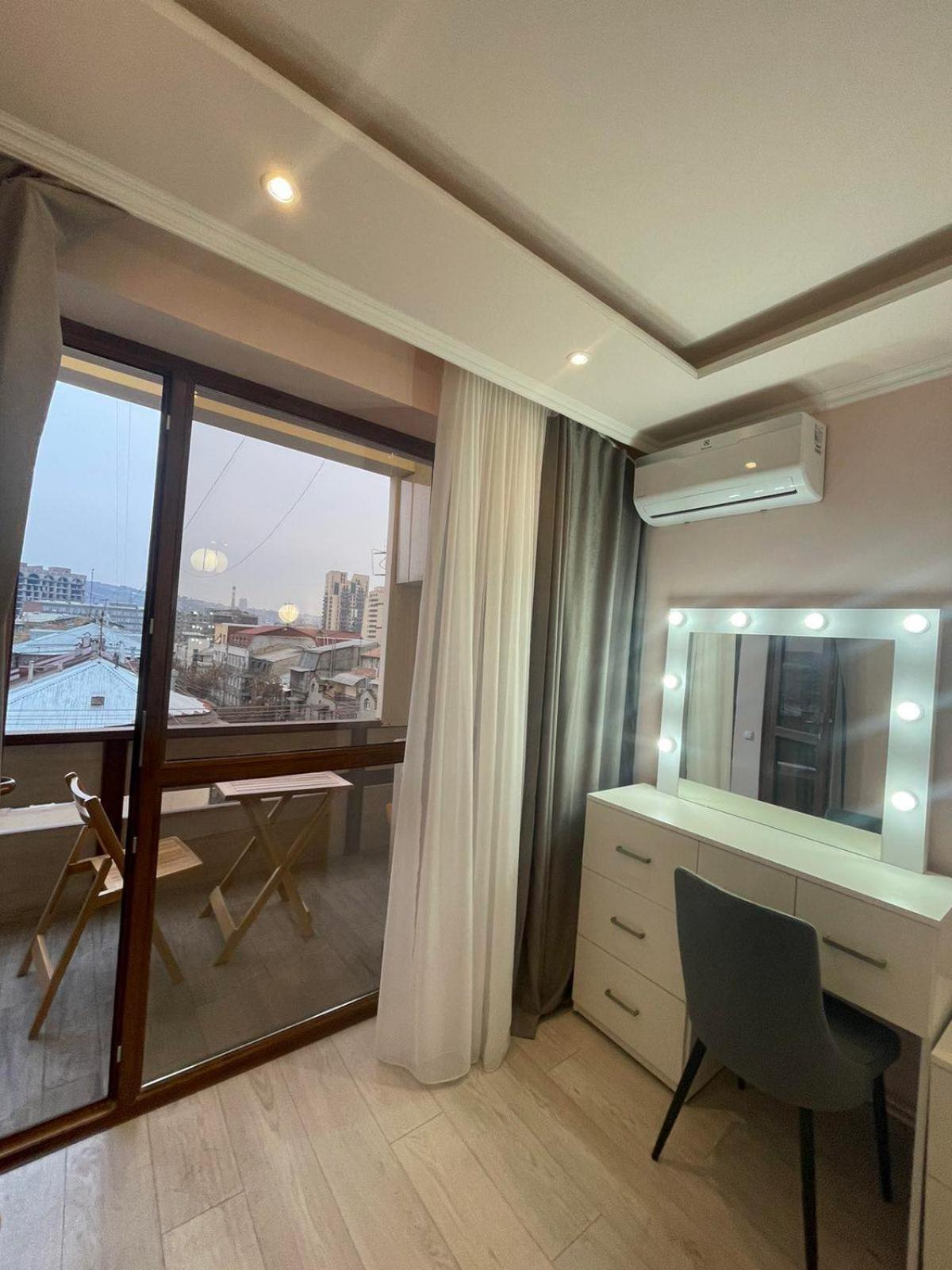 Republic Square Apartment Єреван Екстер'єр фото