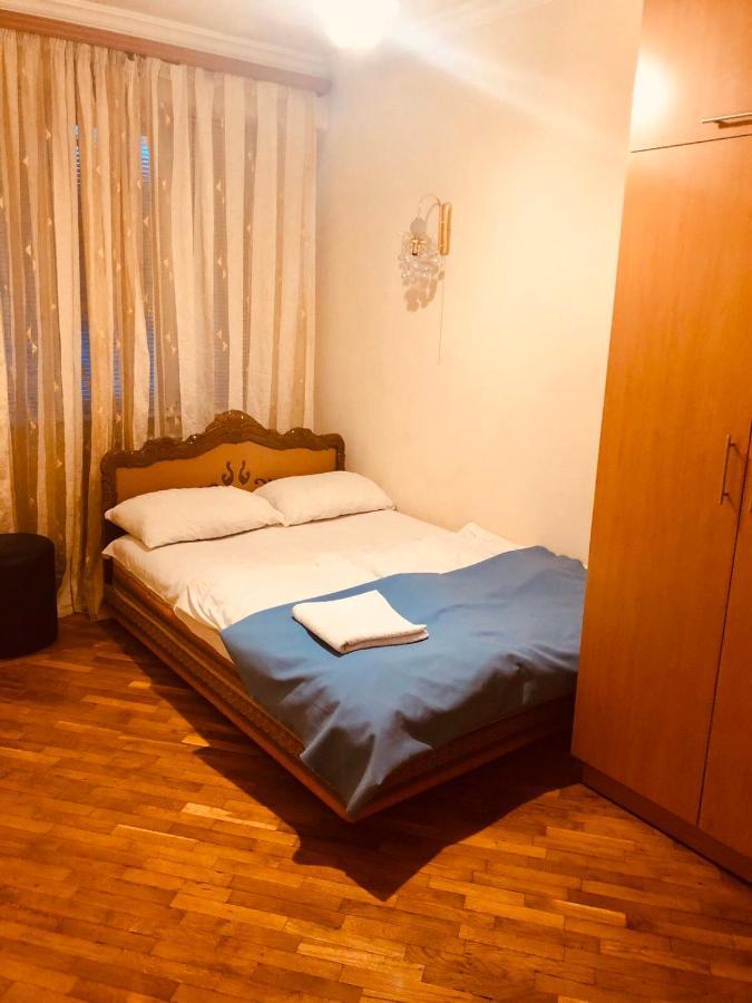 Republic Square Apartment Єреван Екстер'єр фото