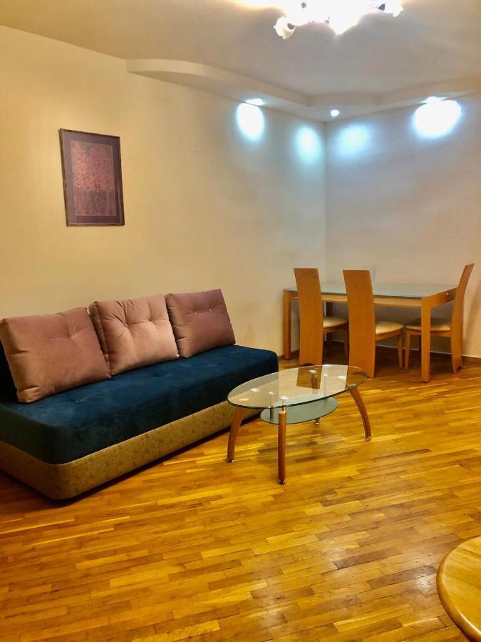 Republic Square Apartment Єреван Екстер'єр фото